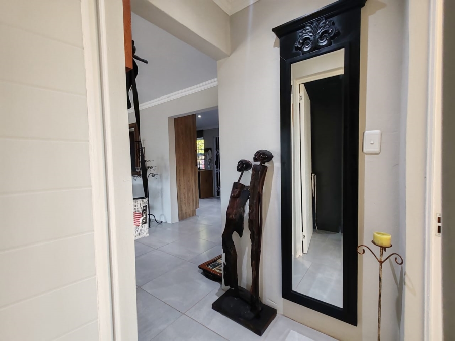 Commercial Property for Sale in Colleen Glen Eastern Cape